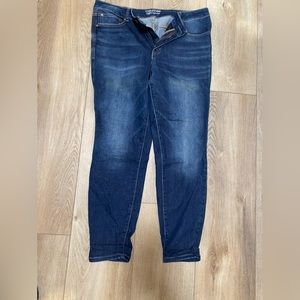 Maurice’s everflex high rise jean. Size 16 Reg.